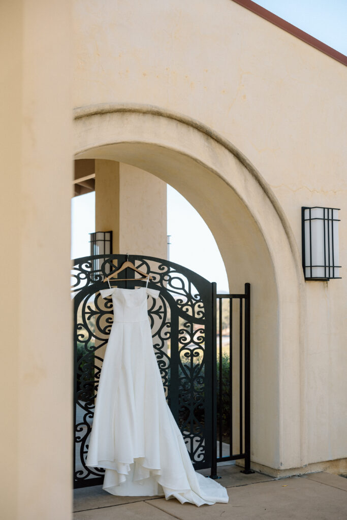 Destination wedding - Destination wedding dress - traveling with your wedding dress - destination wedding photographer