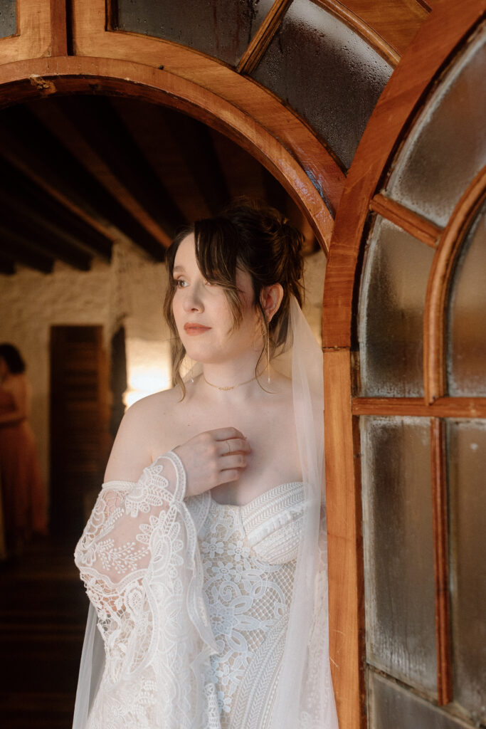 bride getting ready at the Hacienda Siesta Alegre in Puerto Rico 