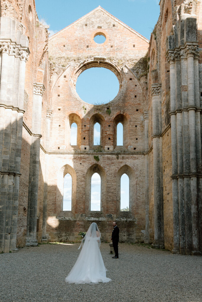 Wedding at San Galgano Abbey in Tuscany