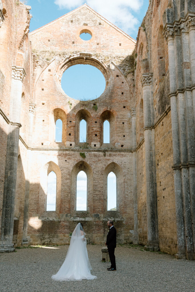 Wedding at San Galgano Abbey in Tuscany