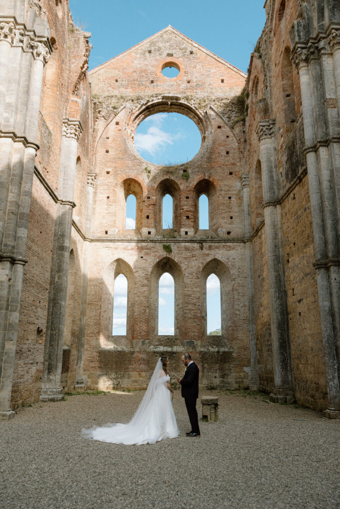 Wedding at San Galgano Abbey in Tuscany