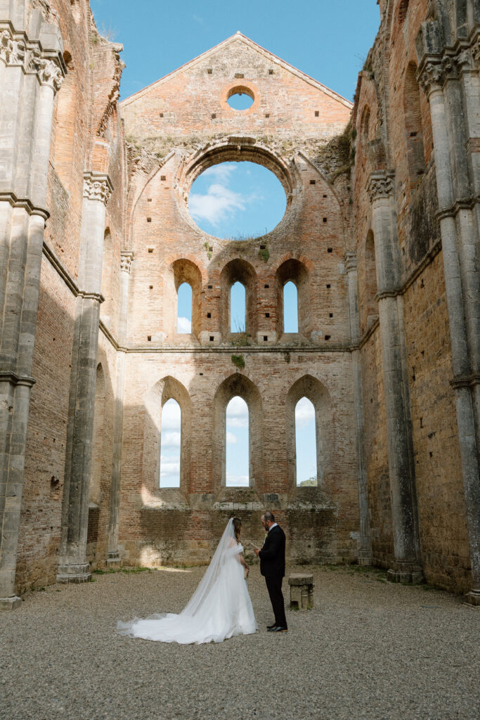 Wedding at San Galgano Abbey in Tuscany