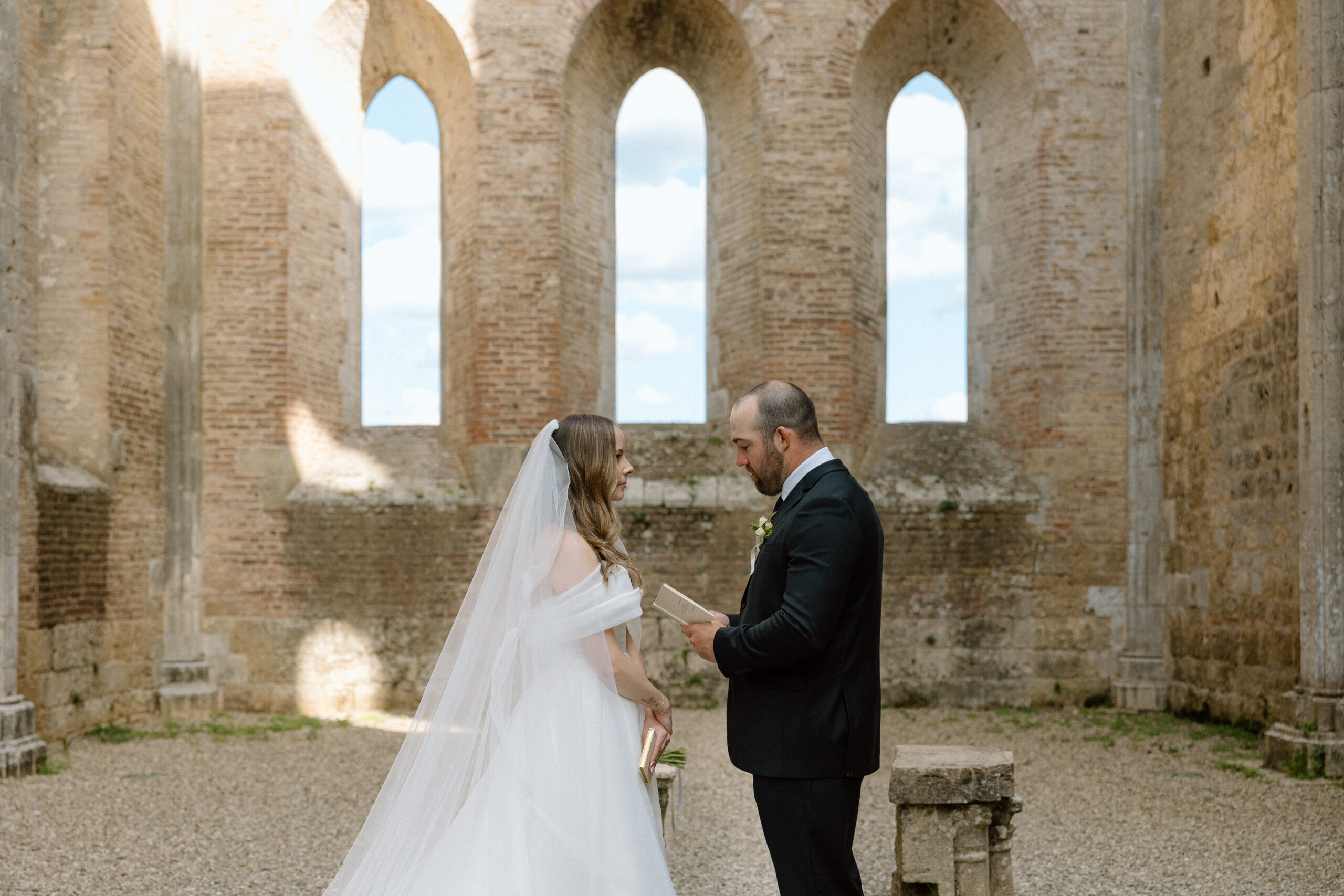 Wedding at San Galgano Abbey in Tuscany