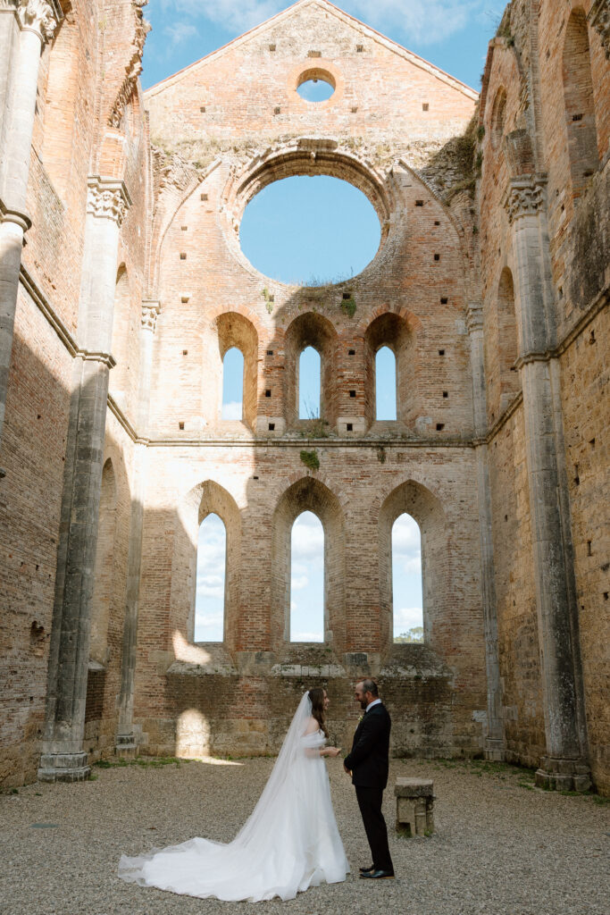 Wedding at San Galgano Abbey in Tuscany