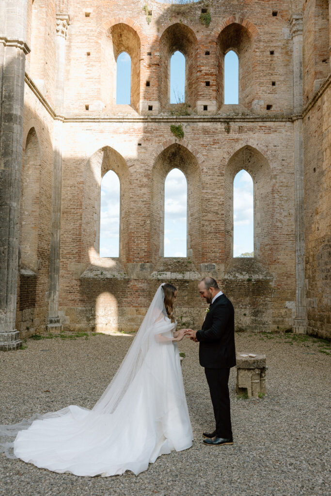 Wedding at San Galgano Abbey in Tuscany
