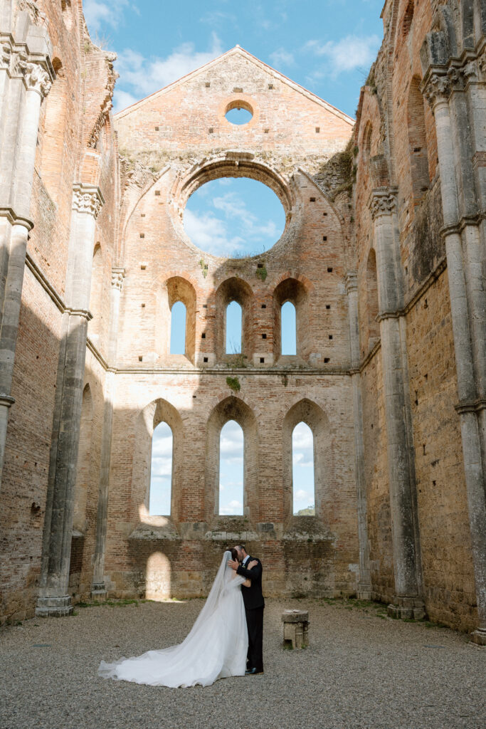 Wedding at San Galgano Abbey in Tuscany