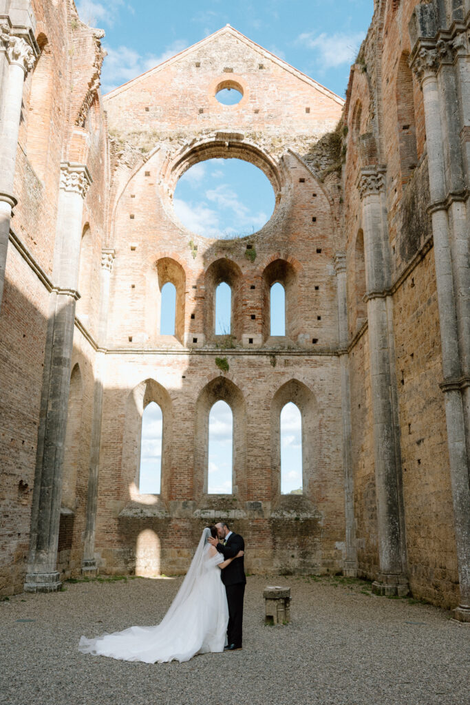 Wedding at San Galgano Abbey in Tuscany