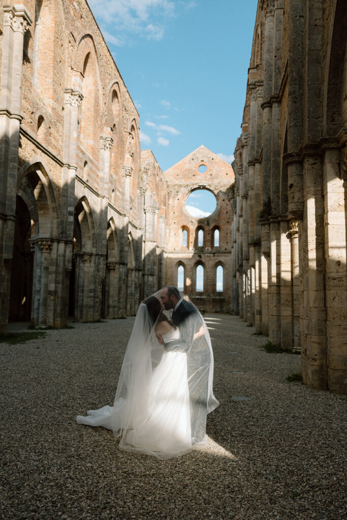 Wedding at San Galgano Abbey in Tuscany