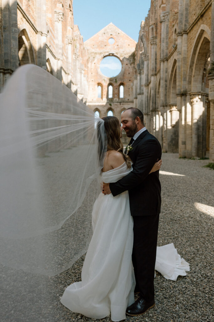 Wedding at San Galgano Abbey in Tuscany