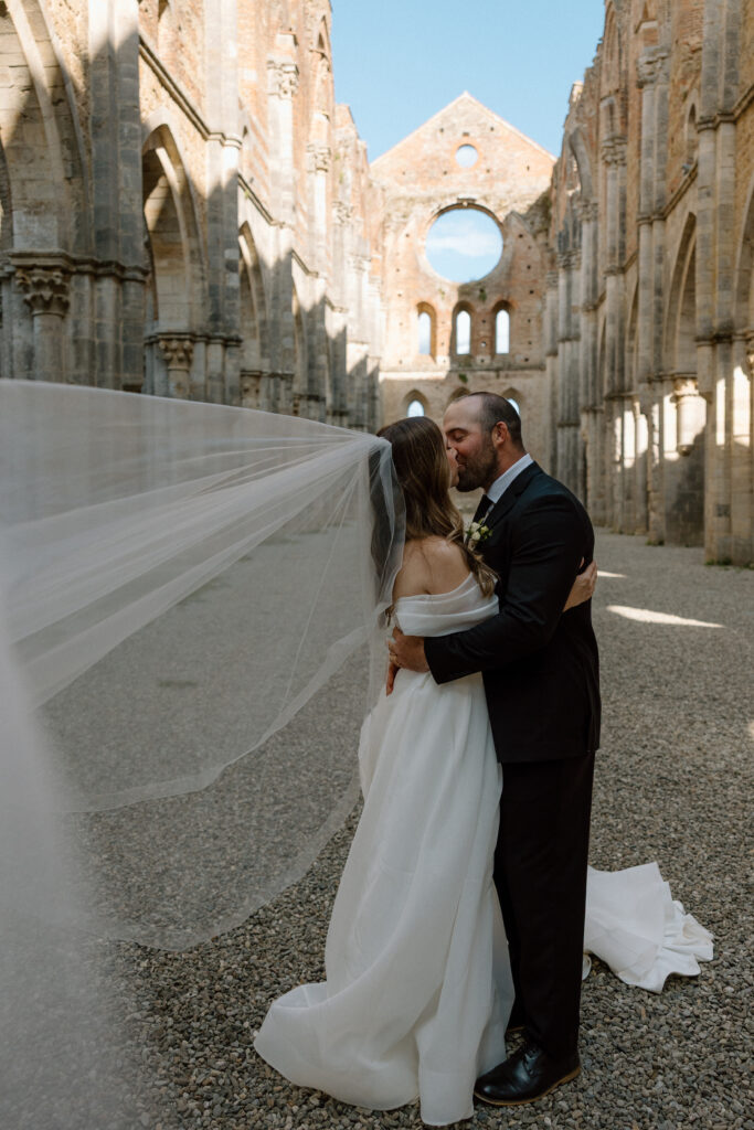 Wedding at San Galgano Abbey in Tuscany