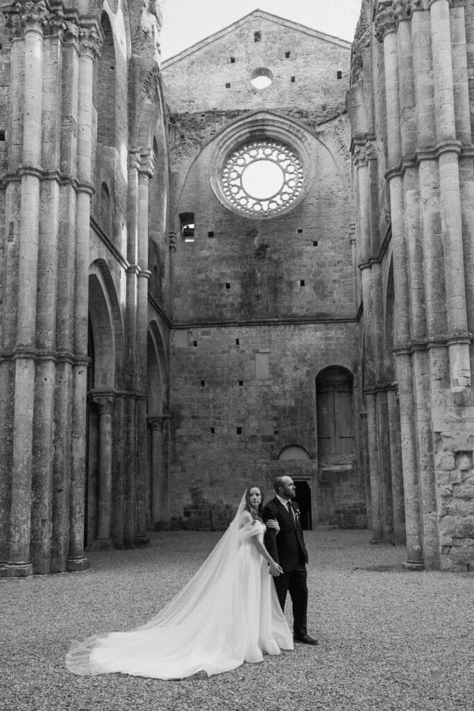 Wedding at San Galgano Abbey in Tuscany