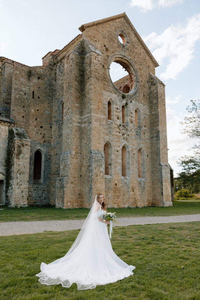 Wedding at San Galgano Abbey in Tuscany