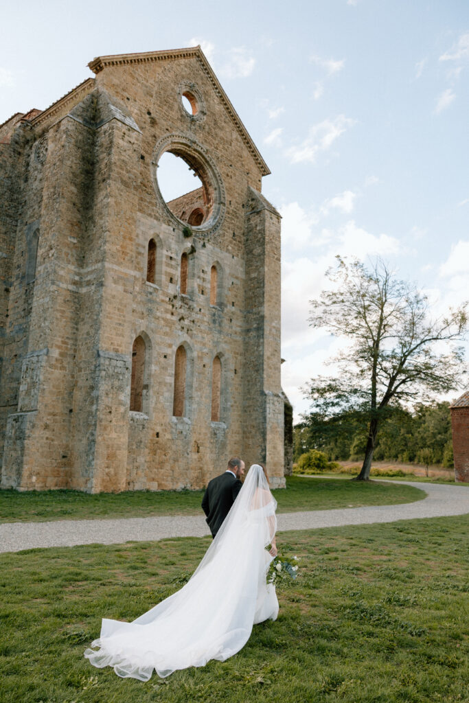Wedding at San Galgano Abbey in Tuscany