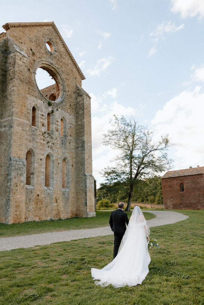 Wedding at San Galgano Abbey in Tuscany