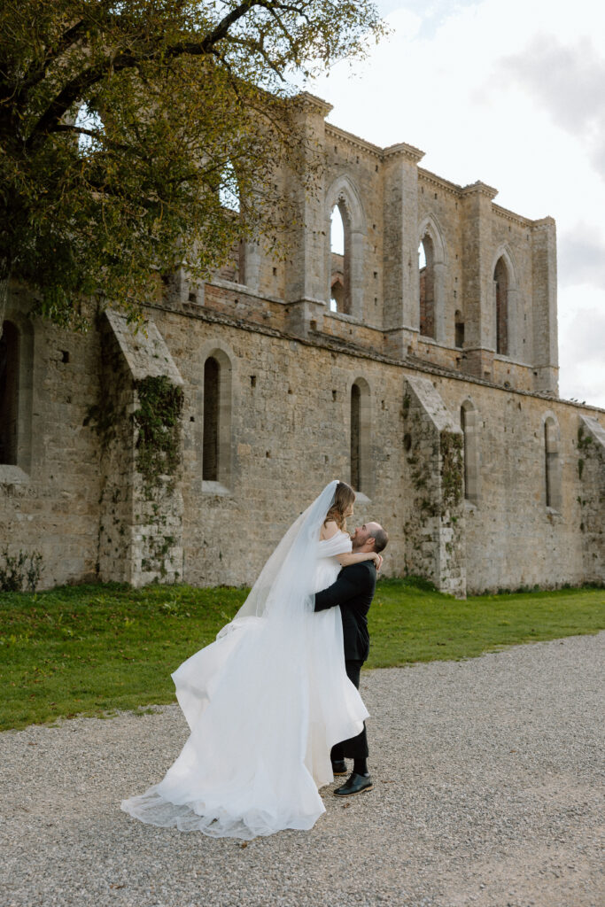 Wedding at San Galgano Abbey in Tuscany
