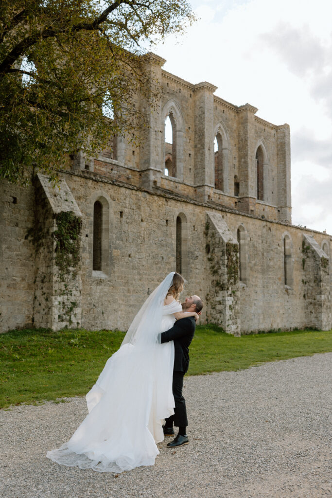Wedding at San Galgano Abbey in Tuscany