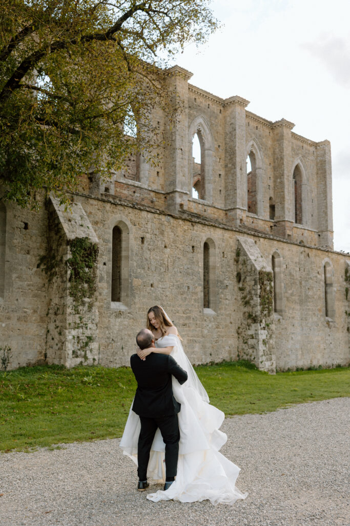 Wedding at San Galgano Abbey in Tuscany