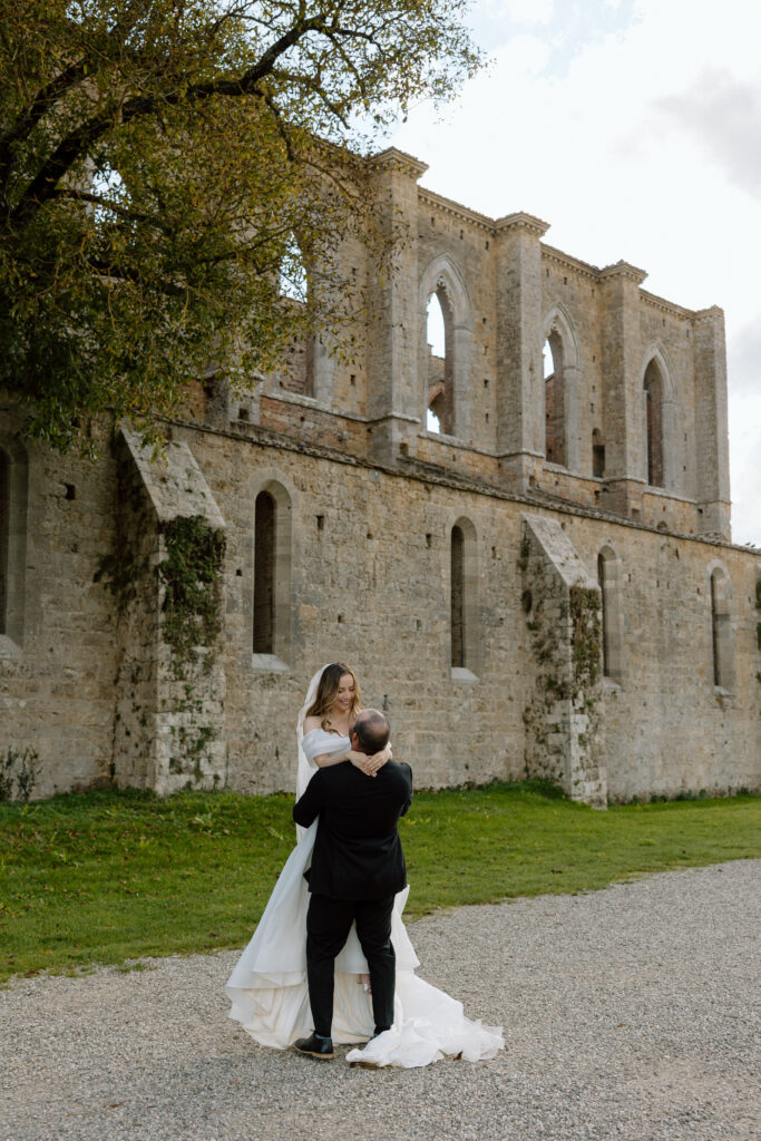 Wedding at San Galgano Abbey in Tuscany