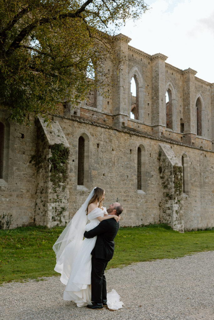 Wedding at San Galgano Abbey in Tuscany