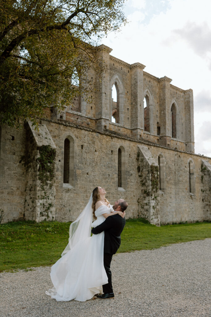 Wedding at San Galgano Abbey in Tuscany