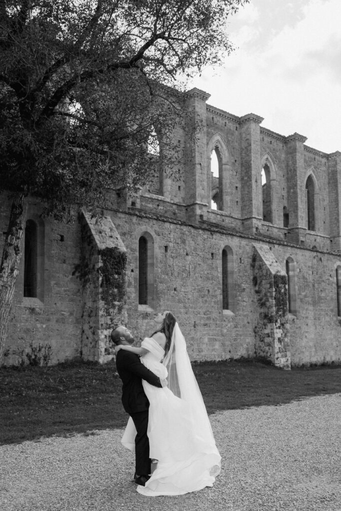 Wedding at San Galgano Abbey in Tuscany