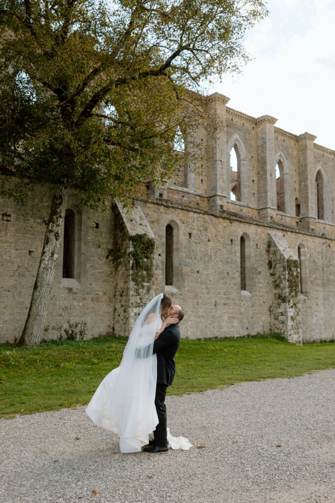 Wedding at San Galgano Abbey in Tuscany